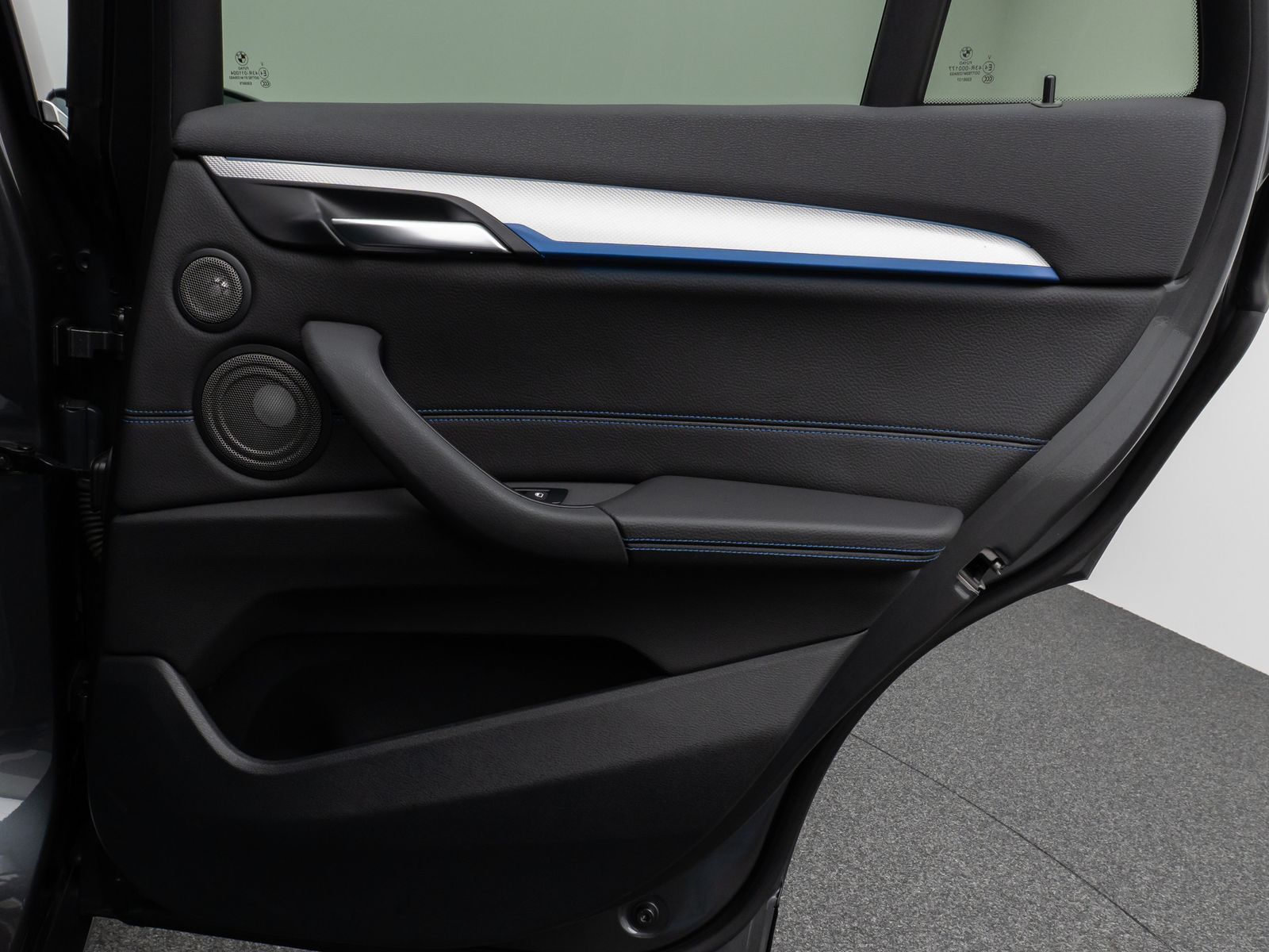 Fahrzeugabbildung BMW X1 xD25e M Sport Panorama Kamera HUD H/K Komfort