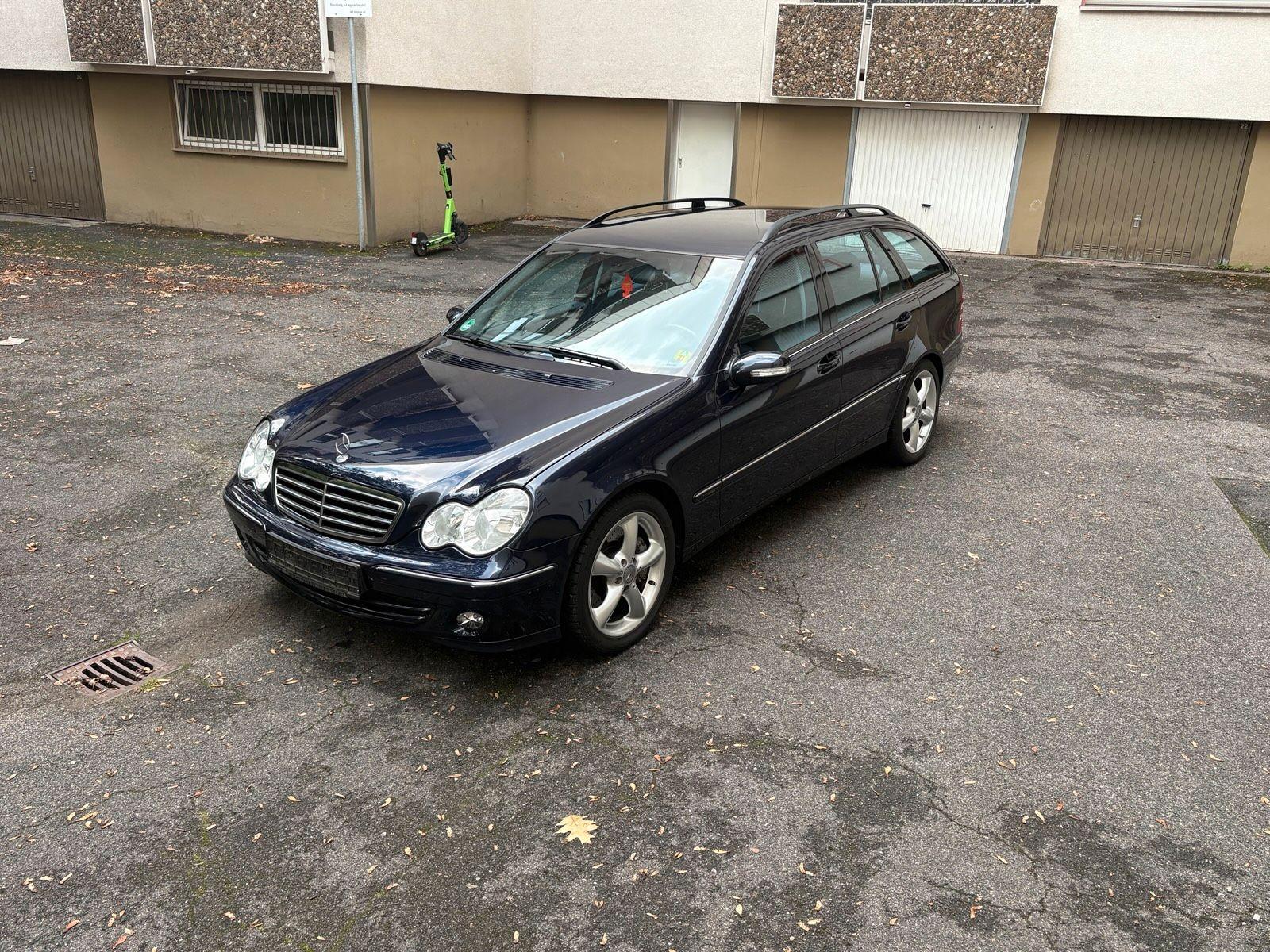 Mercedes-Benz C230, 2004
