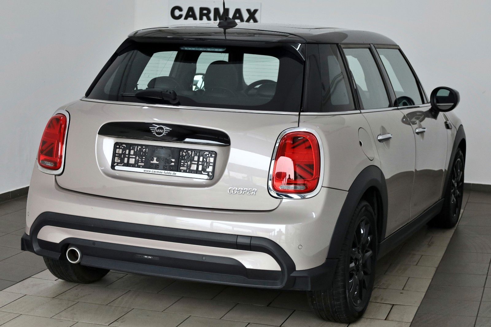 Fahrzeugabbildung MINI COOPER Mini 5-trg,Leder,Navi,Panorama,LED