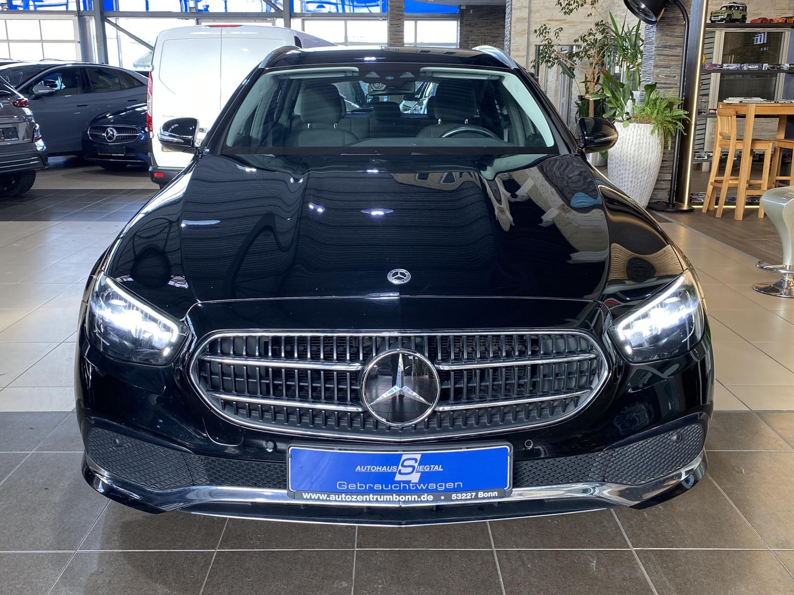 Mercedes-Benz E-Class Avantgarde*ACC*LED*Navi*R-Cam*SHZ*CarPlay*, миниатюра 3