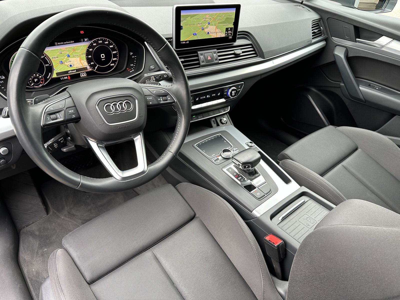 Fahrzeugabbildung Audi Q5 50 TFSI e Qu S-Line NAV+LED+AHK+ACC+KAM+VCOCK