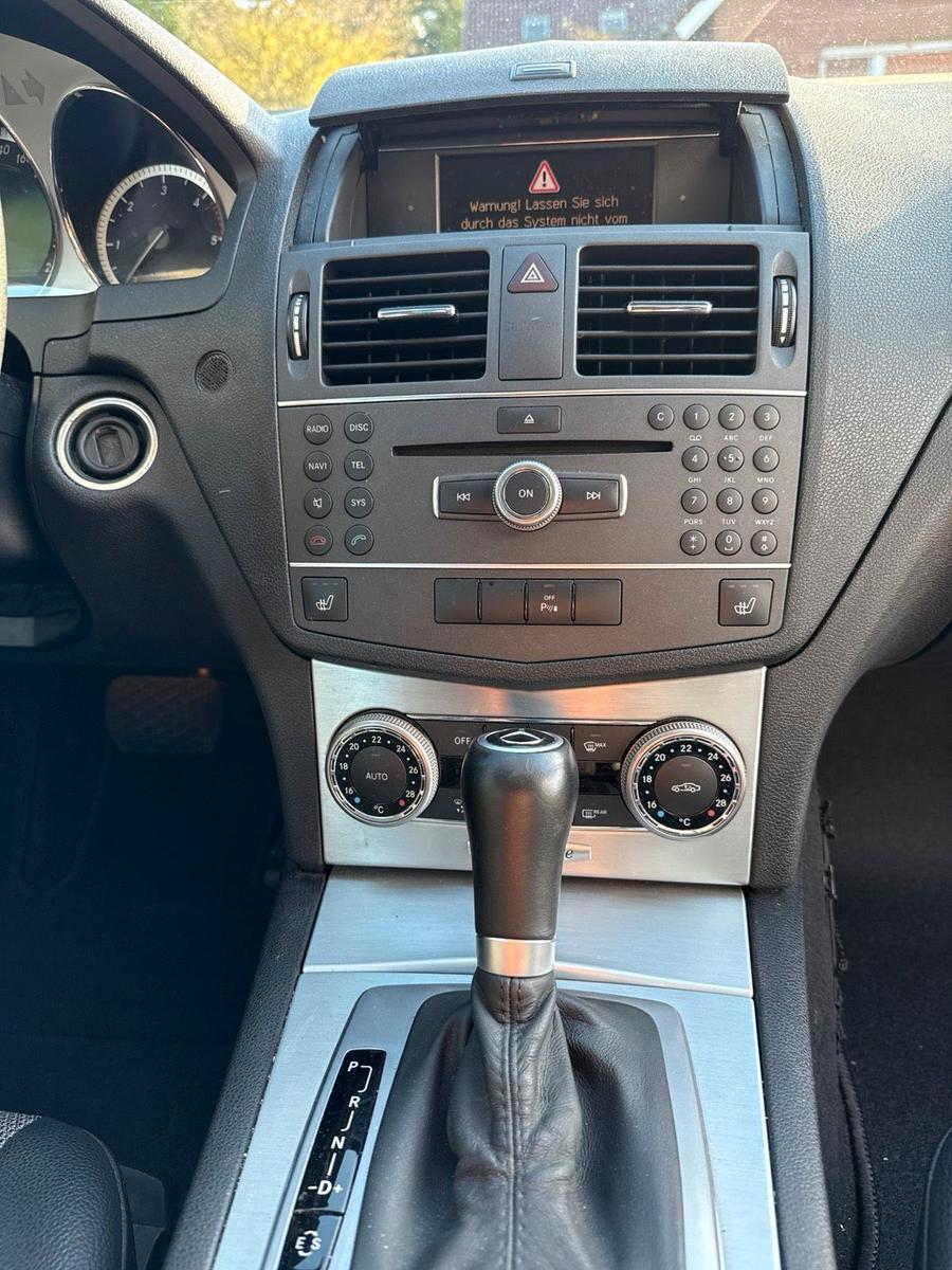 Mercedes-Benz C220 2010 — photo 12
