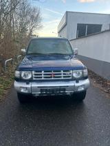 Mitsubishi Pajero 3500 v6 - Mitsubishi Pajero: V6 3500