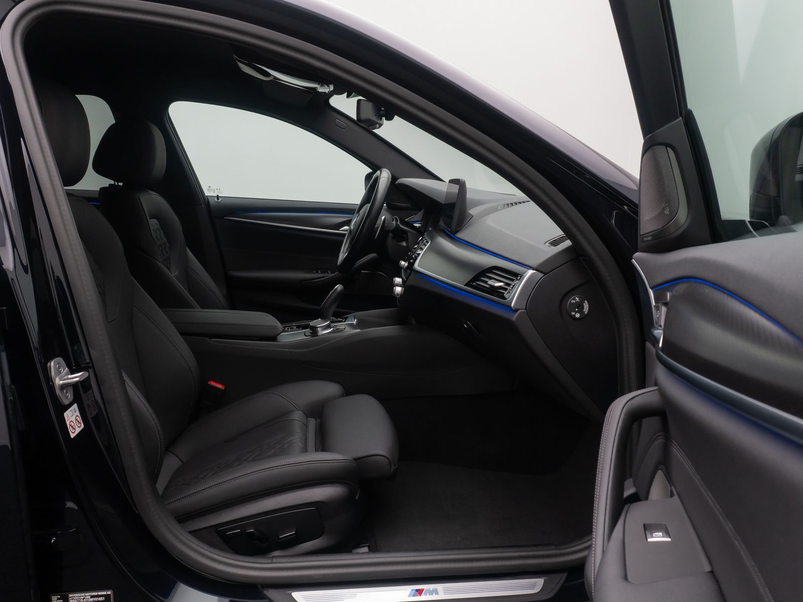 Fahrzeugabbildung BMW 540i xD M Sport H/K Kamera HUD DAB Standhzng AHK