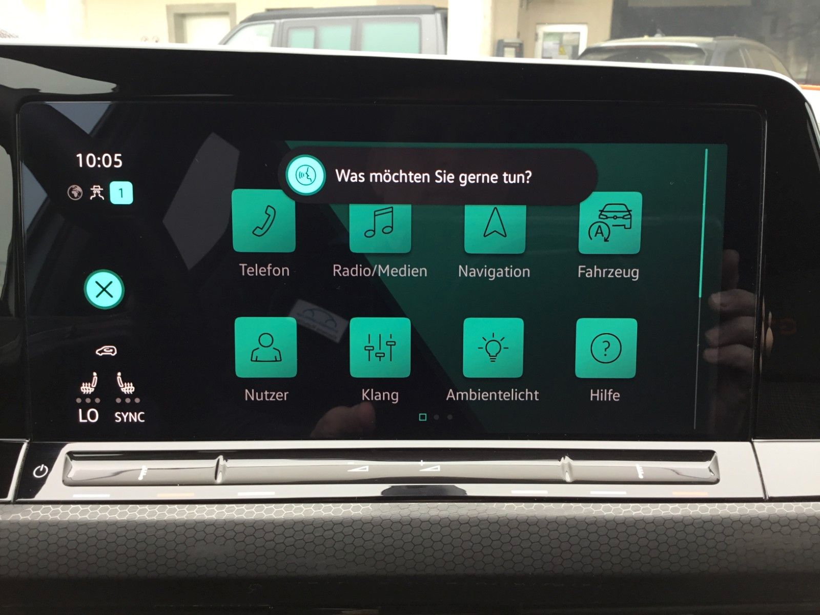 Fahrzeugabbildung Volkswagen Golf 2.0 TSI DSG GTI+Pano+18"+IQ Light