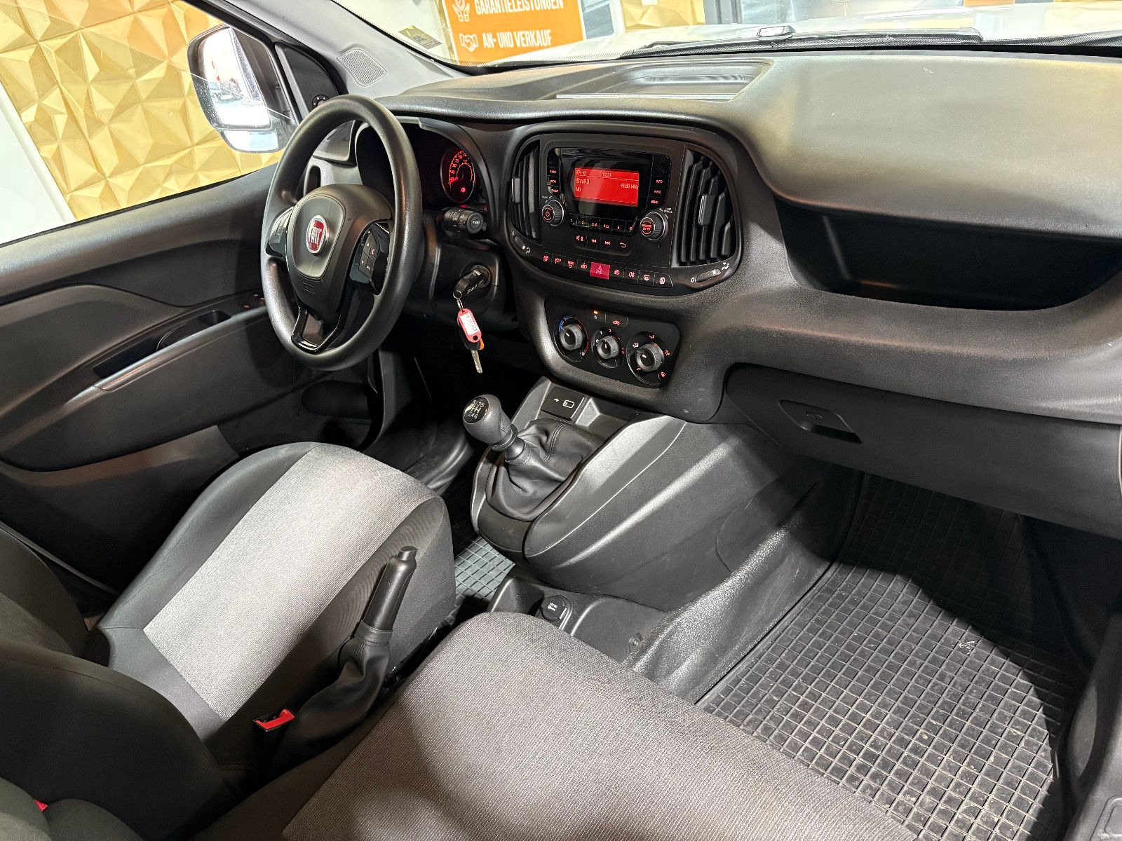 Fahrzeugabbildung Fiat Doblo SX Kasten/3-SITZ/PDC/KLIMA/TEMPOMAT