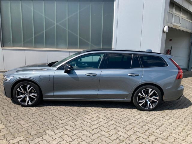 V60 T6 AWD R Design Expression Recharge