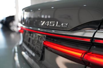 BMW 745 - 9