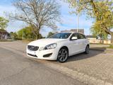 Volvo V60 D5(215PS) - Volvo V60: Ps