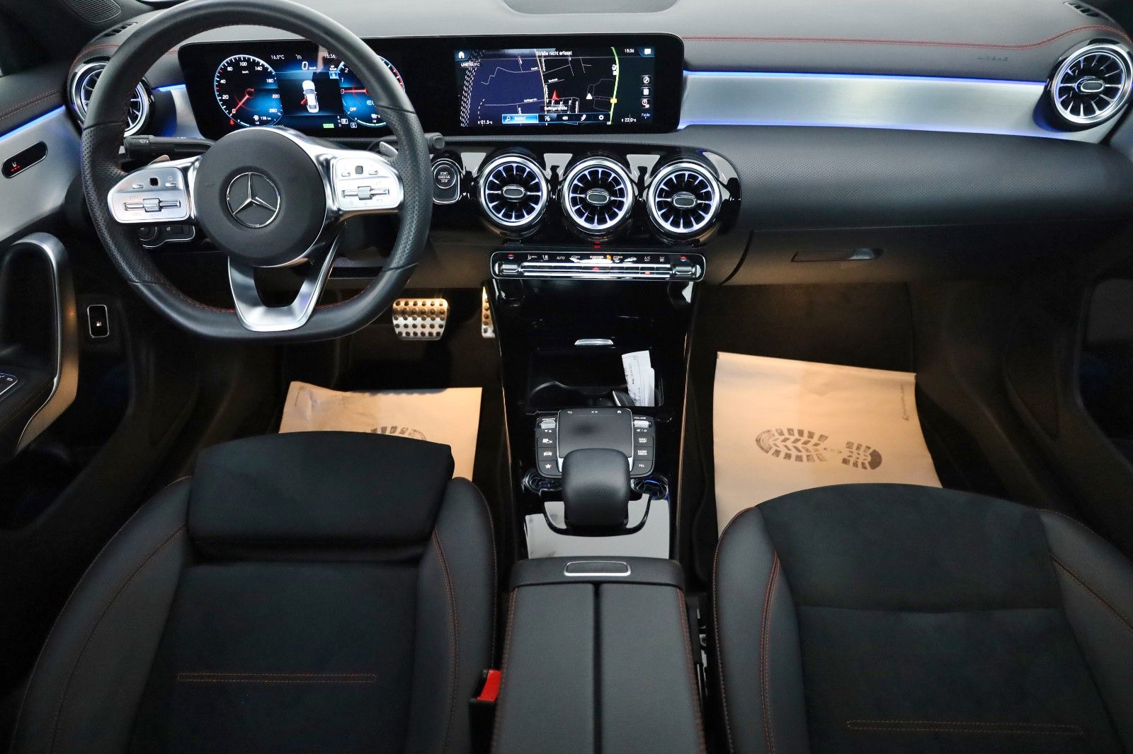 Fahrzeugabbildung Mercedes-Benz CLA 250 e,AMG-line,Leder,Navi,LED,SH,Kamera
