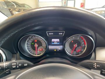 Mercedes-Benz GLA 200 7G-DCT Style *NAVI*XENON*SHZ*TEMPOMAT*