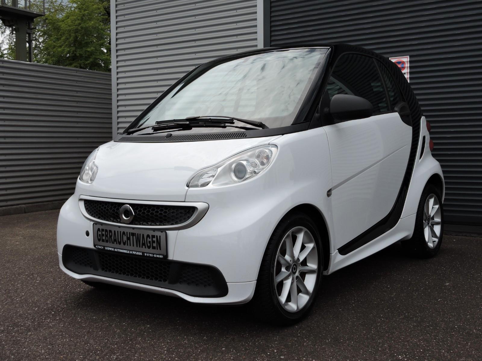 Smart ForTwo Coupe Passion MHD 52 kW Pano HU NEU