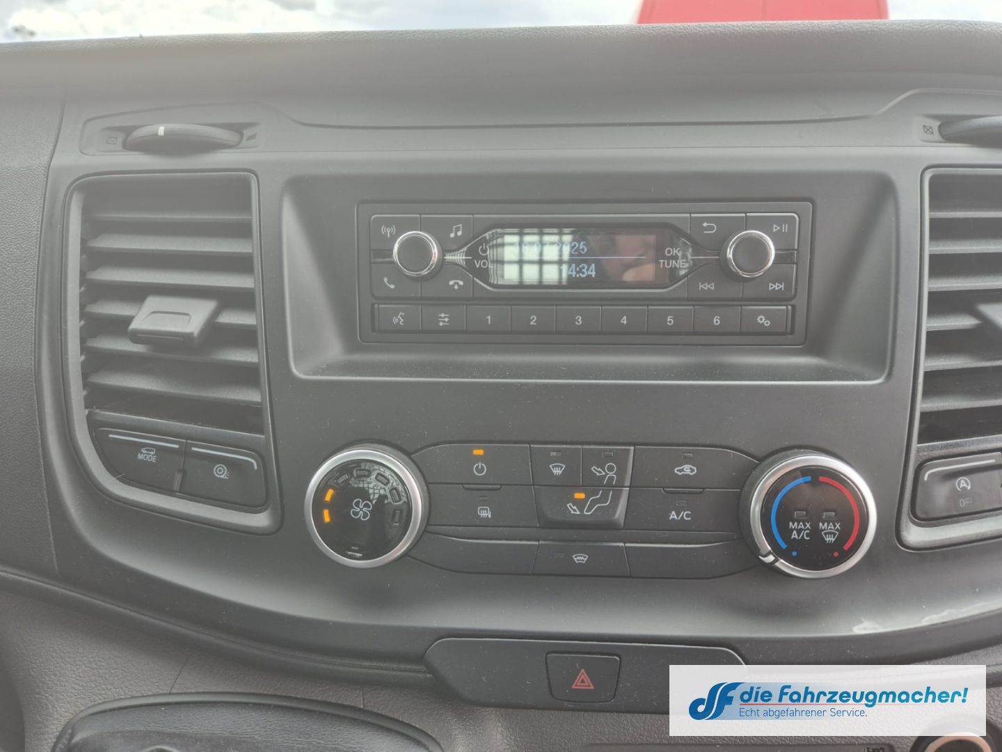 Fahrzeugabbildung Ford Transit Pritsche 350 L5 Überhang Einzelkabine Ba