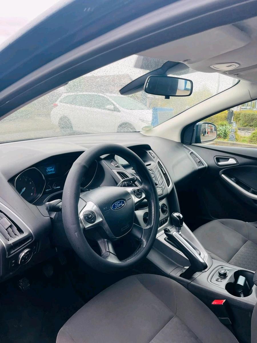 Ford Focus 2013 — салон