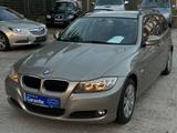 BMW 320i  / Automatik / 2. Hand / Scheclheftgepflegt - BMW 320 aus 2010: 320i