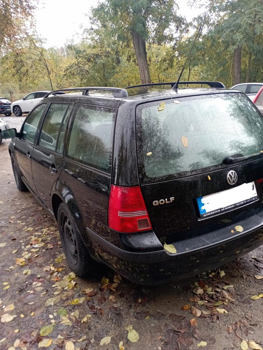 Volkswagen Golf 2004 — interior
