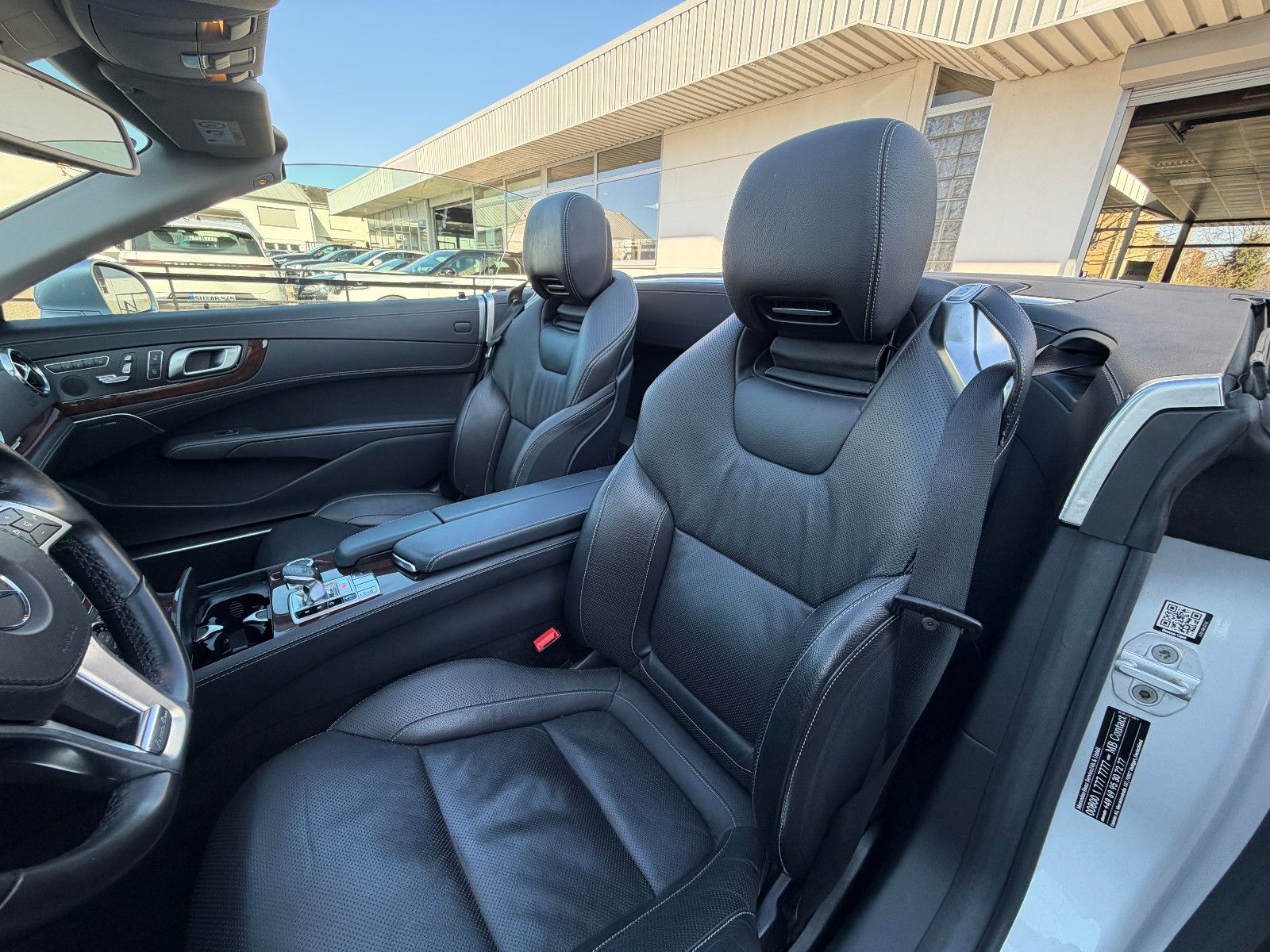 Fahrzeugabbildung Mercedes-Benz SL 350 /AMG/HARMAN-KARDON/MEMORY/T-WINKEL