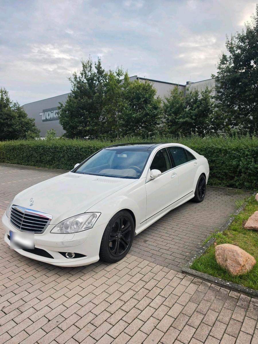 Mercedes-Benz E 320