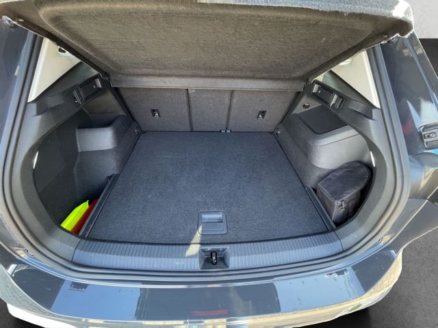 Tiguan Elegance 1.5 eTSI DSG IQ.Light,AHK,Navi