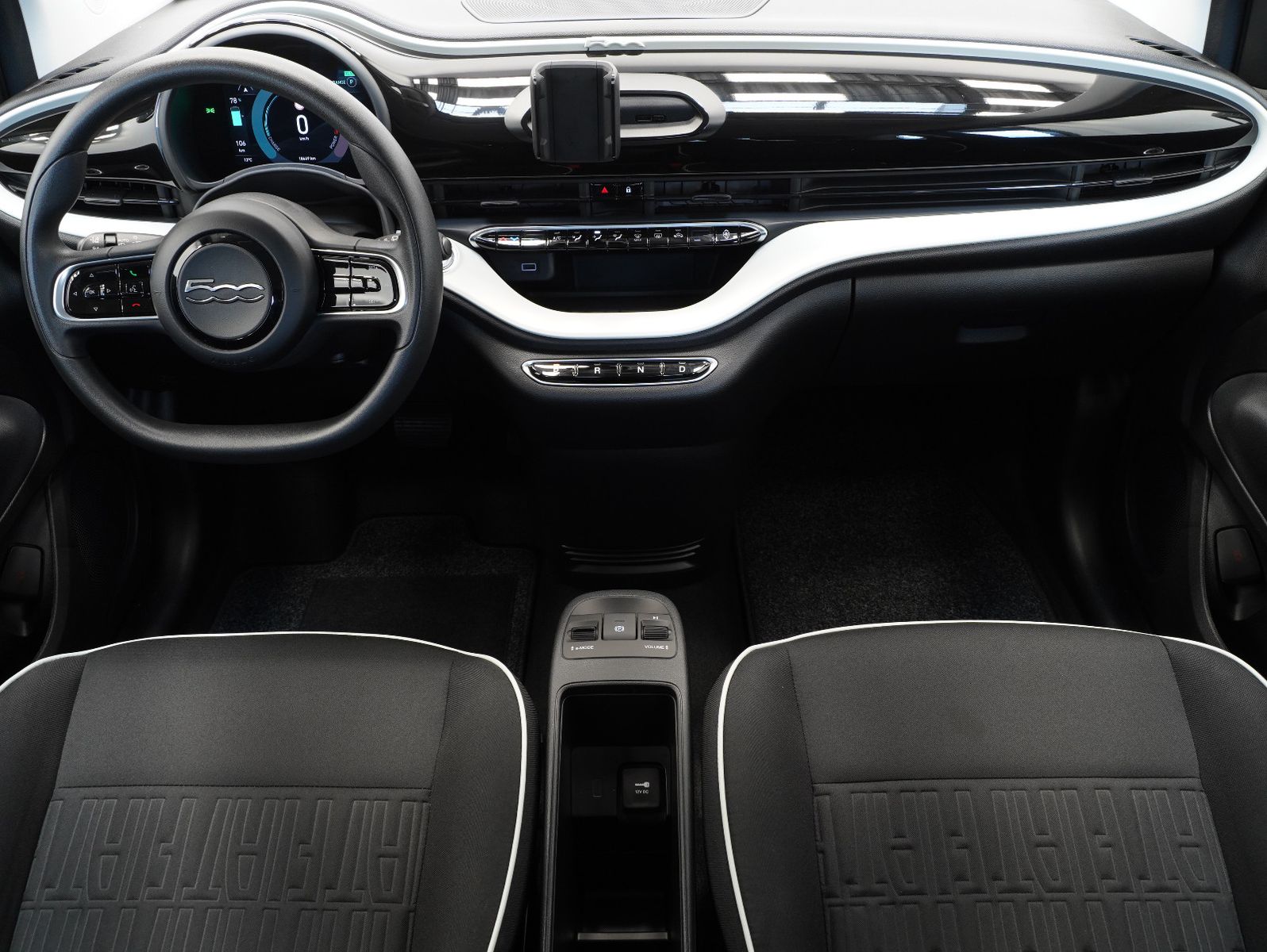 Fahrzeugabbildung Fiat 500e Action TEMPOMAT/DC-LADEN/SOH