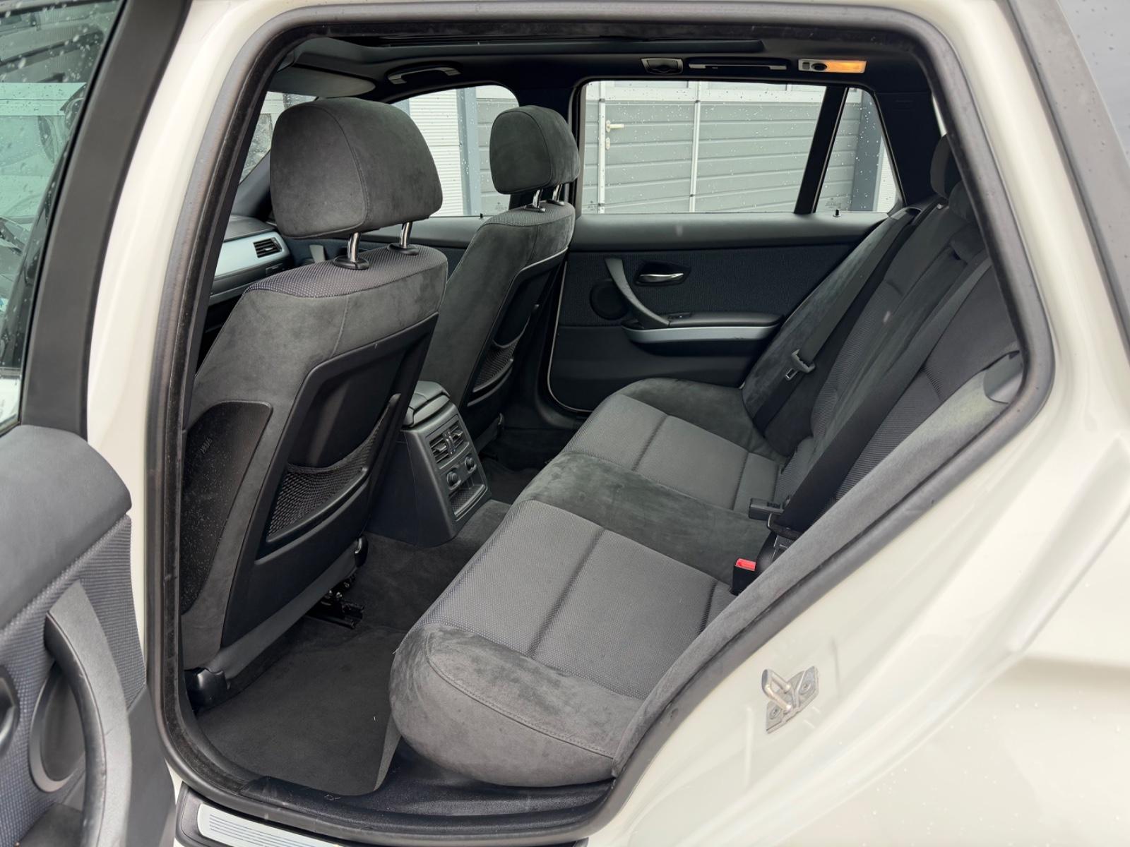 BMW 318 2009 — photo 10