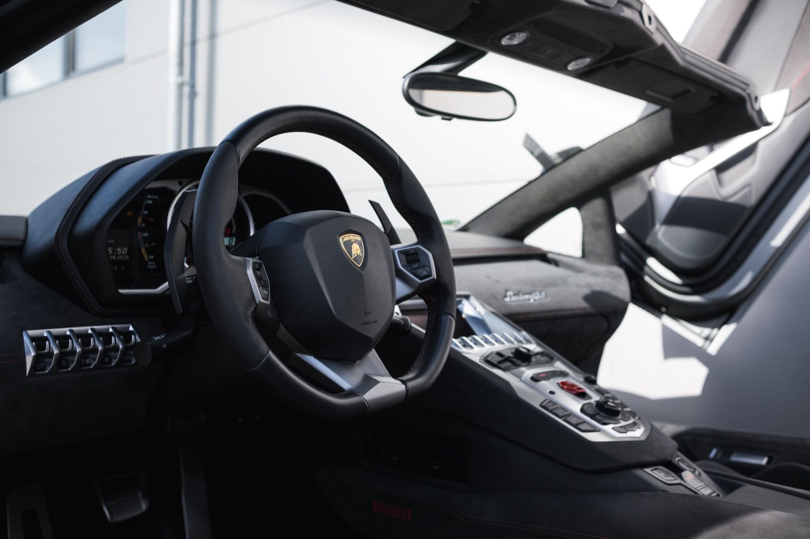 Fahrzeugabbildung Lamborghini LP 700-4 Roadster Pirelli Edition 1of100-Lift