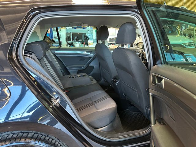 Volkswagen Golf VII Lim. Allstar BMT *Navi*