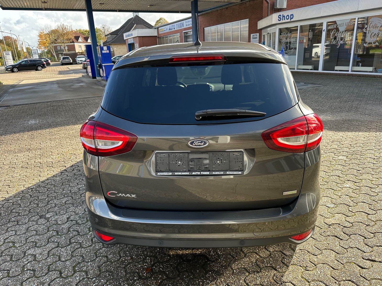 Fahrzeugabbildung Ford C-Max 1.0 EB Titanium Navi/SHZG/ParkPilot/GJR