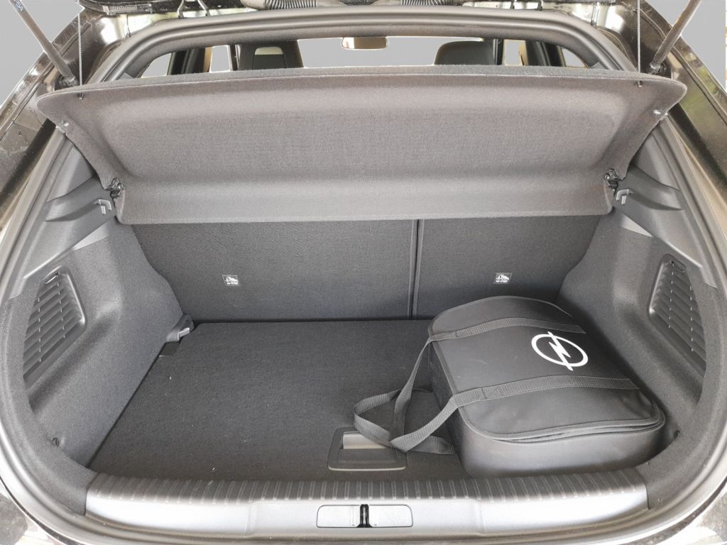 Fahrzeugabbildung Opel Mokka-e Ultimate Navigationssystem Sitzheizung