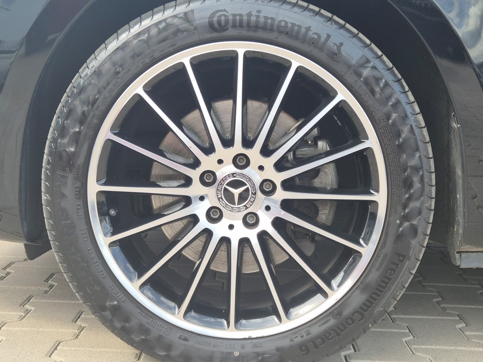 Fahrzeugabbildung Mercedes-Benz V 250 d AVANTGARDE extralang LEDER*LED*BUR*DISTR