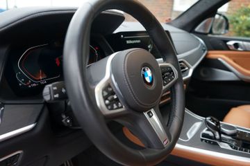 Fahrzeugabbildung BMW X7 xDrive 40 i M Sport Pano Sky*B&W*NETTO EXPORT