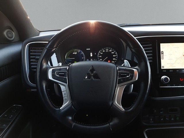Fahrzeugabbildung Mitsubishi Outlander Plus Spirit 2.4 PHEV 4WD Leder 360°