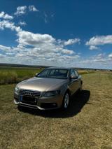 Audi A4 2.0 TDI (143 PS / 105 kW) Limousin... - Audi A4 aus 2010 mit Diesel-Antrieb: Limousine
