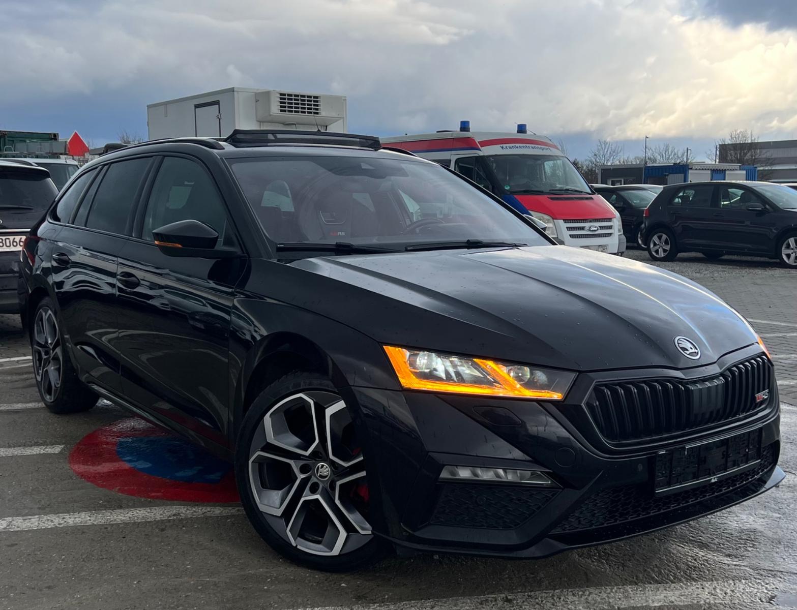 Skoda Octavia Combi RS Plus *PANO*AHK*EHK*AMBT*VOLL