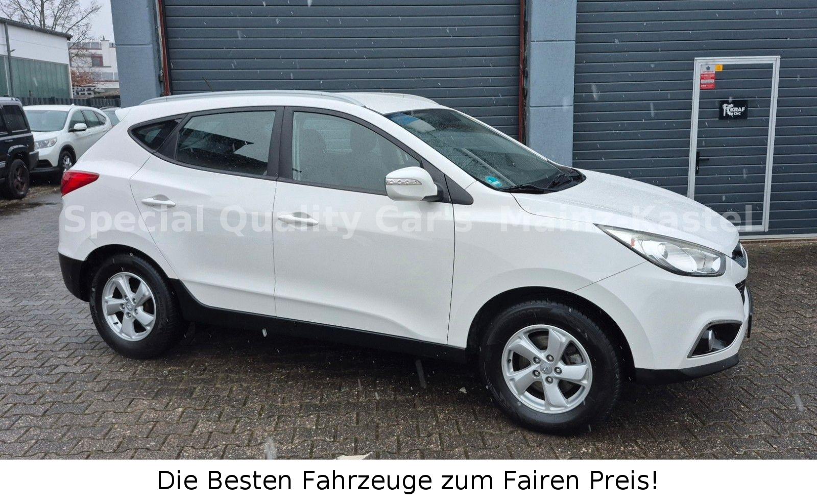 Hyundai ix35 2.0 CRDi 4WD SUV 4xSHZ TÜV STEUERKETTE NEU