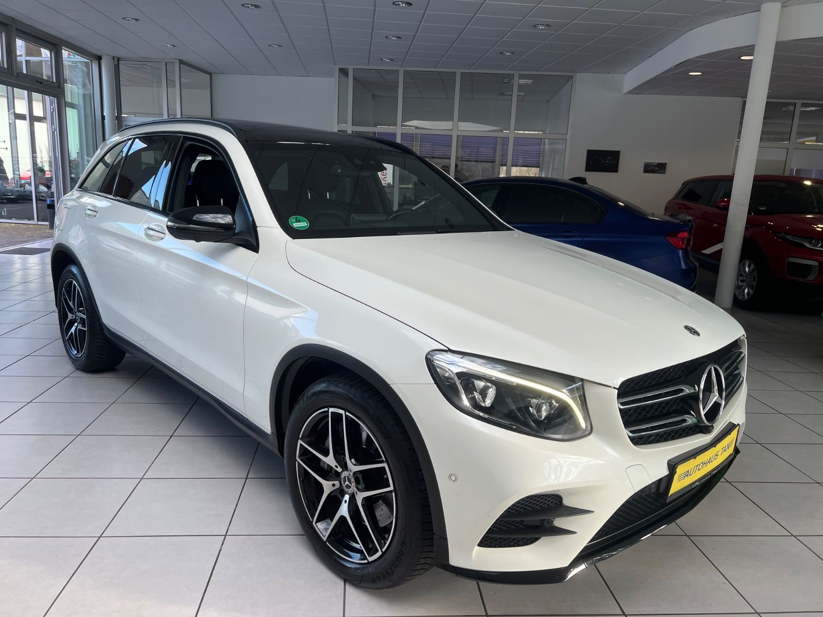 Fahrzeugabbildung Mercedes-Benz GLC 350 d 4Matic AMG LINE *PANORAMADACH*