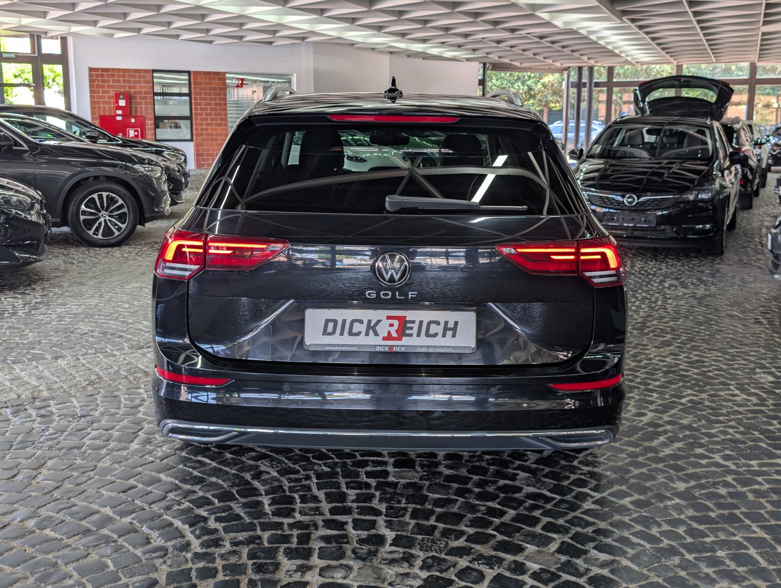Fahrzeugabbildung Volkswagen Golf Move 1.5 TSI ACC LED SHZ VIRT AMBI APP BHL
