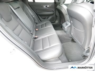 Volvo V60 Cross Country - 11