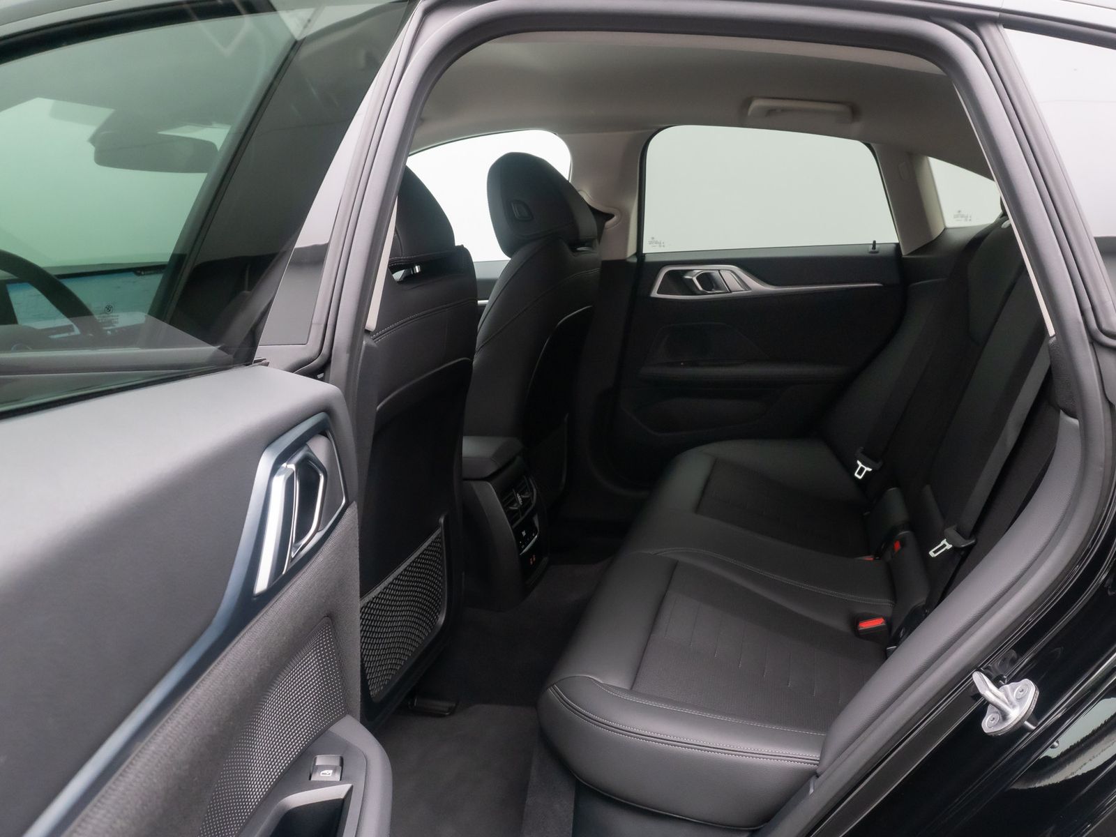 Fahrzeugabbildung BMW i4 eD40 Gran Coupe DAB Kamera Widscreen Sportstz