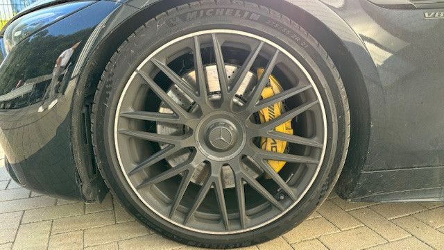 Fahrzeugabbildung Mercedes-Benz SL 63 AMG Roadster 4 Matic +