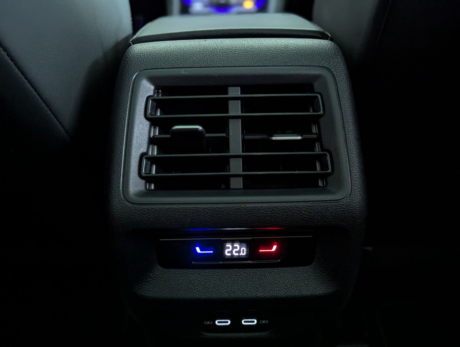 VW Tiguan 2.0TDI R-Line 4M Pano H/K AHK Matrix 20" - Image 27