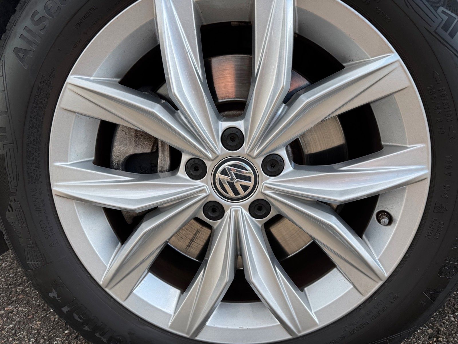 Fahrzeugabbildung Volkswagen Tiguan Highline 2.0 TSI 4Motion