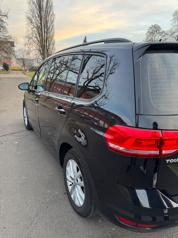Image of Volkswagen Touran
