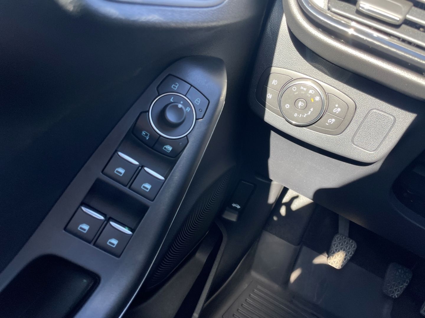 Fahrzeugabbildung Ford Puma ST-Line MHEV VerkehrszeichenERK Navi DAB