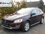 Volvo V60 Cross Country D3 Summum - Volvo V60 Cross Country: Summum