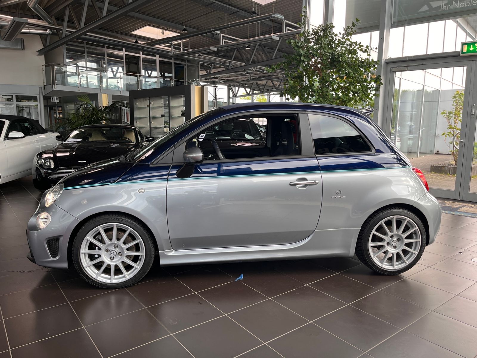 Fahrzeugabbildung Abarth 695C Rivale  Mahagoni LEDER Sitzheizung