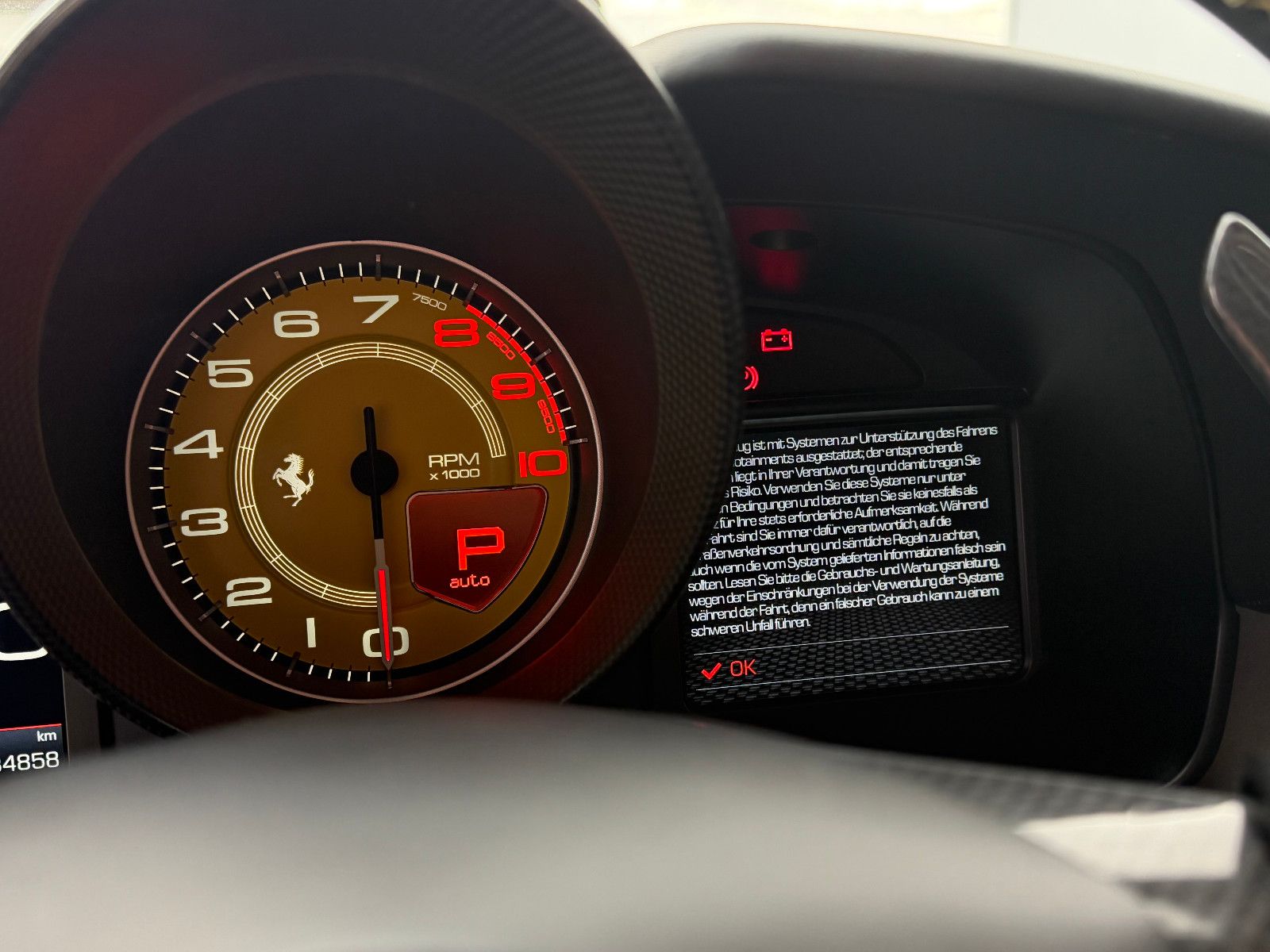 Fahrzeugabbildung Ferrari F8 Spider /LIFT/KAMERA/CARBON-LED-LENK./MEMORY