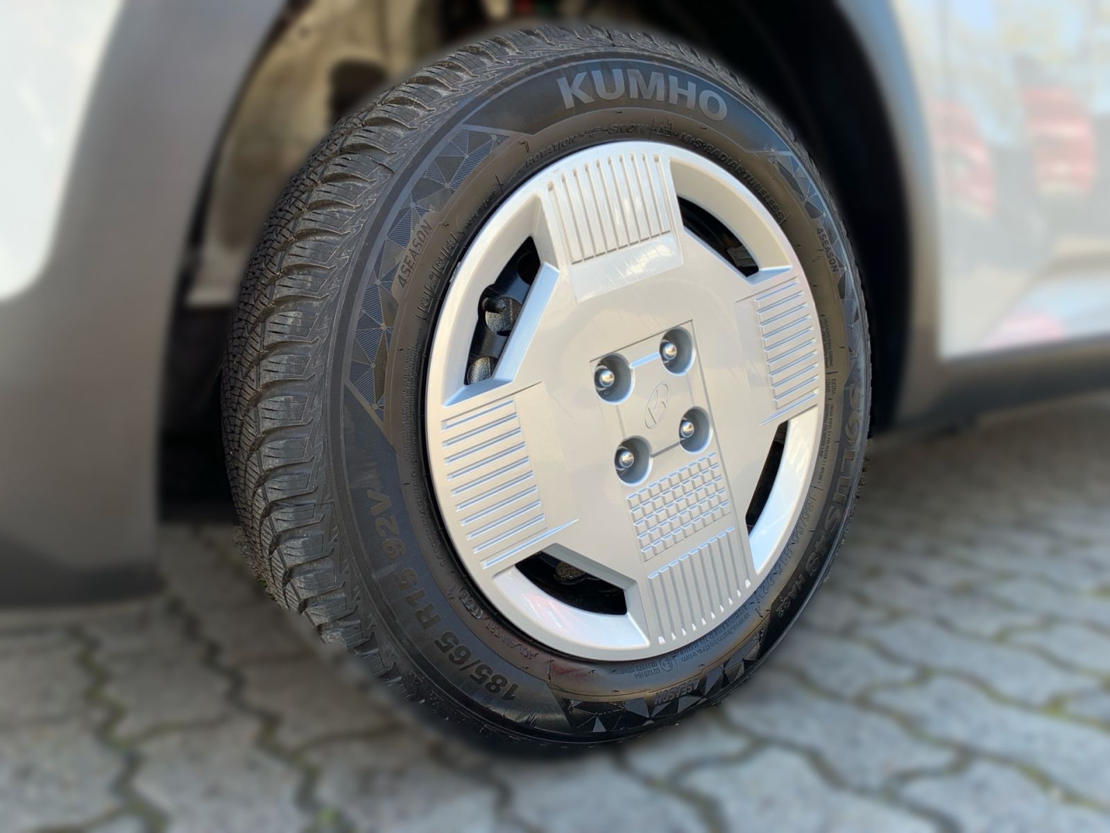 Fahrzeugabbildung Hyundai INSTER Select Elektro 49 kWh sofort verfügbar