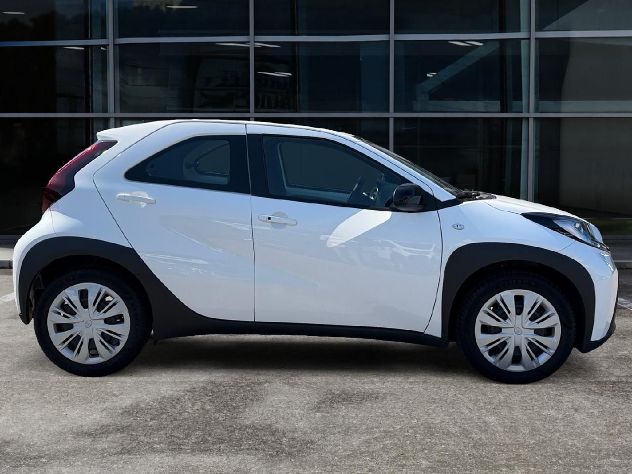 Fahrzeugabbildung Toyota Aygo X Play