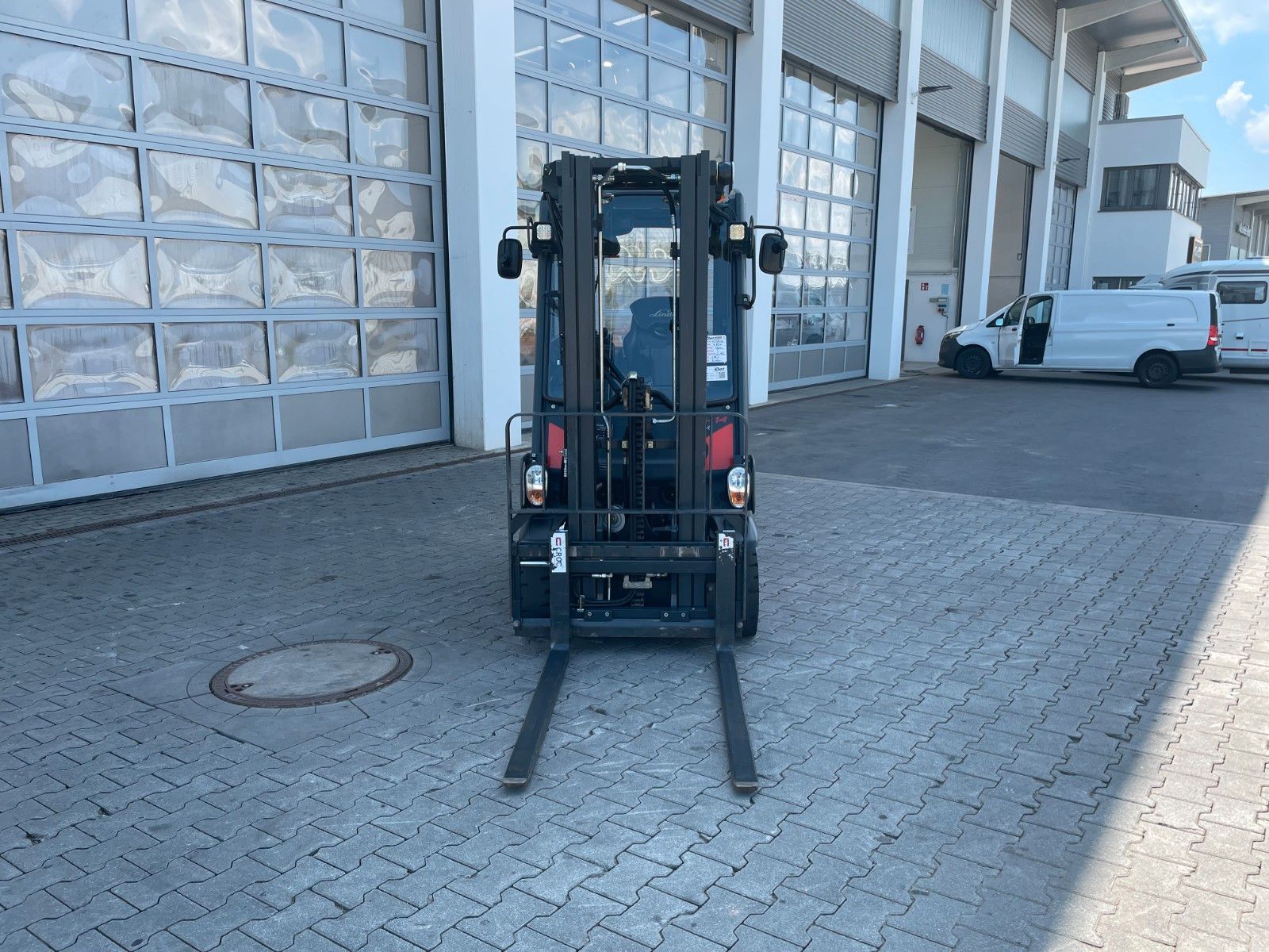 Fahrzeugabbildung Linde H14D-01 / HH 4,6m / 1.453h / Diesel / SS / Waage